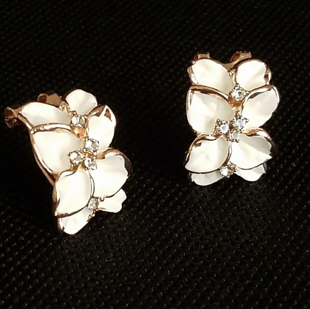 FLOWER HOOP EARRINGS